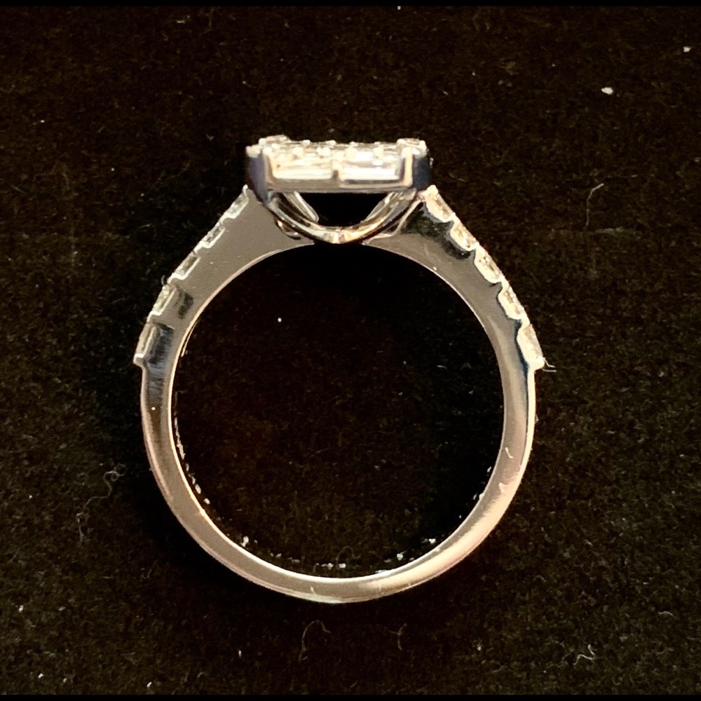 18K White Gold Diamond Ring (1.13 carat total)